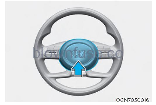 2022 Hyundai Tucson Steering wheel fig 1