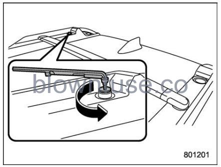 2022 Subaru Outback Loading Your Vehicle fig 11