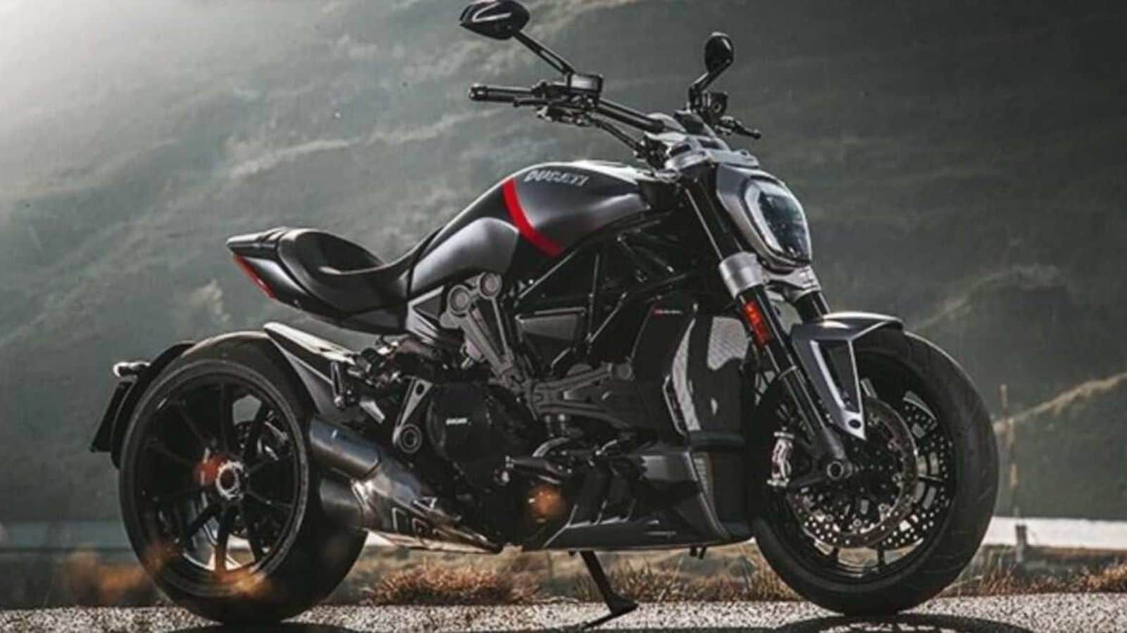 2021-Ducati-XDiavel-Dark-feature