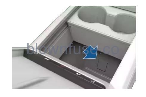 2021 Tesla Model S Interior Storage and Electronics FIG 9