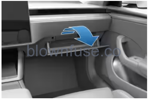 2021-Tesla-Model-X-Interior-Storage-and-Electronics-FIg-02