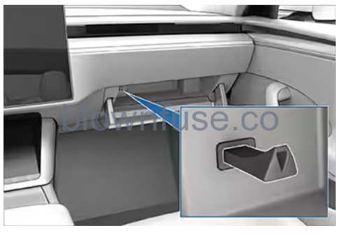 2021-Tesla-Model-X-Interior-Storage-and-Electronics-FIg-05