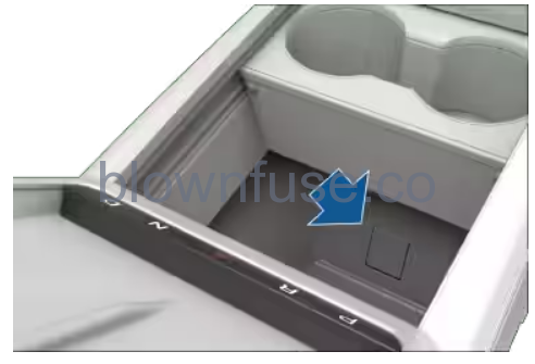 2021-Tesla-Model-X-Interior-Storage-and-Electronics-FIg-07