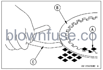 2022-Kawasaki-KX112-Clutch-Fig-09