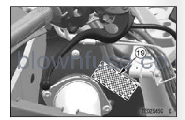 2022-Kawasaki-CONCOURS-14ABS-Location-of-Labels-FIG-10