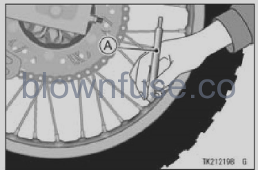 2022-Kawasaki-KLX230-SE-Wheels-FIG-1