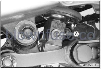 2022-Kawasaki-KLX140R-L-MAINTENANCE-AND-ADJUSTMENT-fig- (5)