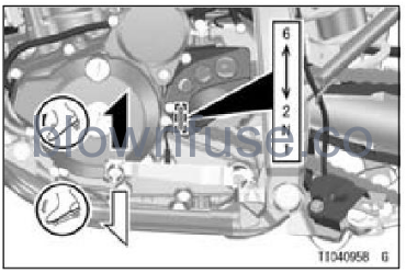 2022-Kawasaki-KLX300/KLX300SM-Shifting-Gears-FIG-1