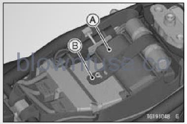 2022-Kawasaki-W800-Tool-Kit-FIG-1