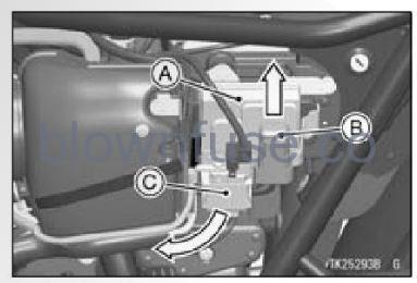 2022-Kawasaki-W800-Fuses-FIG-2