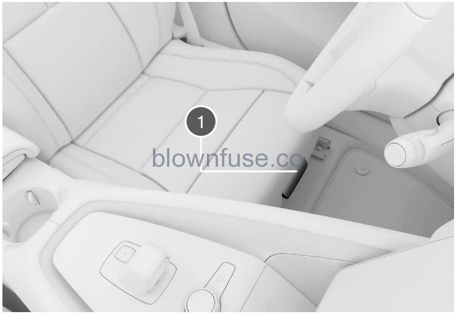 2023 Polestar 2 Front seat (2)