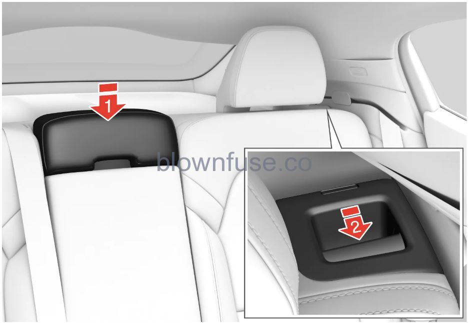 2023 Polestar 2 Rear seat (1)