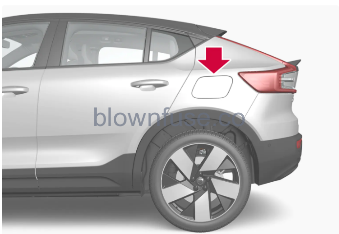 2023 Volvo C40 Recharge Charging the high voltage battery 3