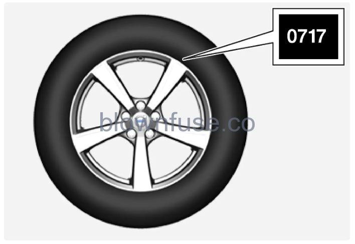 2023 Volvo C40 Recharge Navigation 1