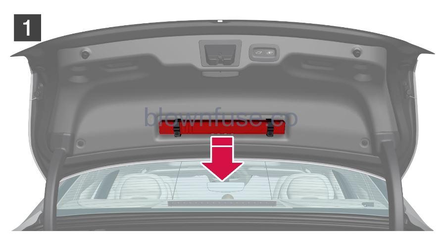 2023 Volvo S60 Tools and accessories-3