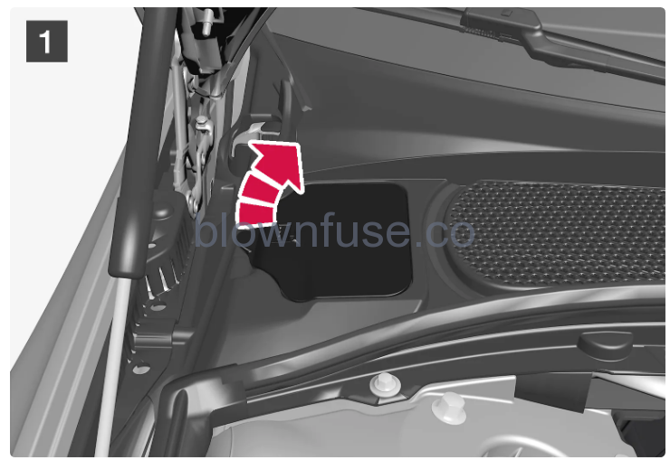 2023-Volvo-V60-Engine-compartment-8