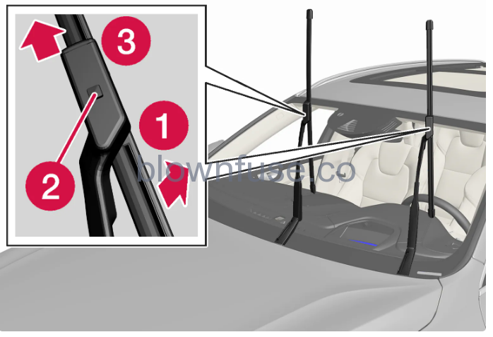 2023-Volvo-XC60-XC60-Recharge-Plug-in-Hybrid-Exterior-cleaning-fig10