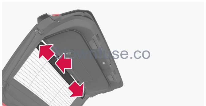 2023-Volvo-XC60-XC60-Recharge-Plug-in-Hybrid-Safety-net,-safety-grille-and-cargo-cover-fig11