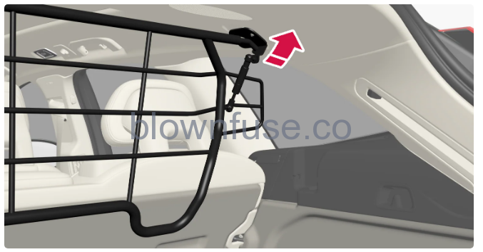 2023-Volvo-XC60-XC60-Recharge-Plug-in-Hybrid-Safety-net,-safety-grille-and-cargo-cover-fig13