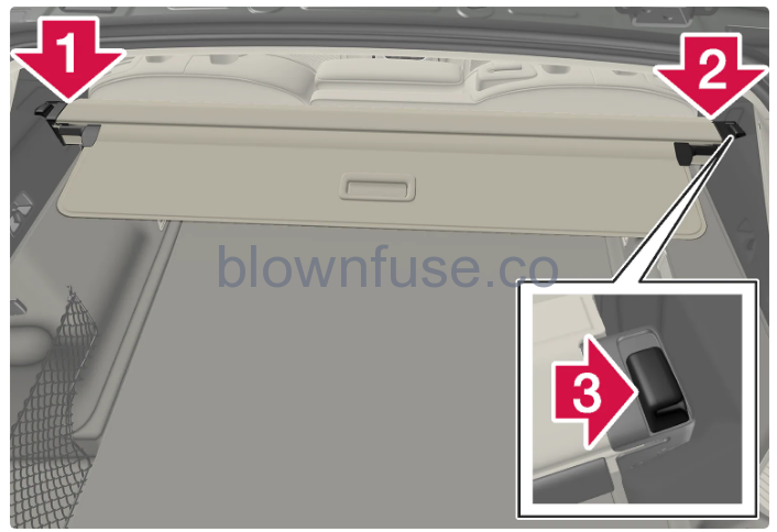 2023-Volvo-XC60-XC60-Recharge-Plug-in-Hybrid-Safety-net,-safety-grille-and-cargo-cover-fig5