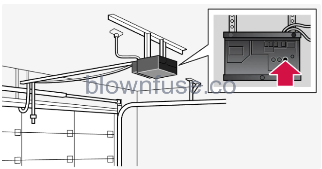 2023-Volvo-XC60-XC600-Recharge-Plug-in-Hybrid-HomeLink-fig2