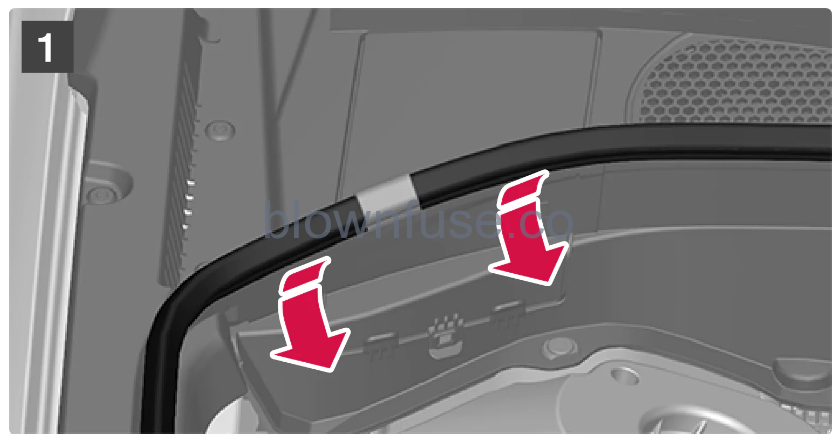 2023-Volvo-XC90-Engine-compartment-8