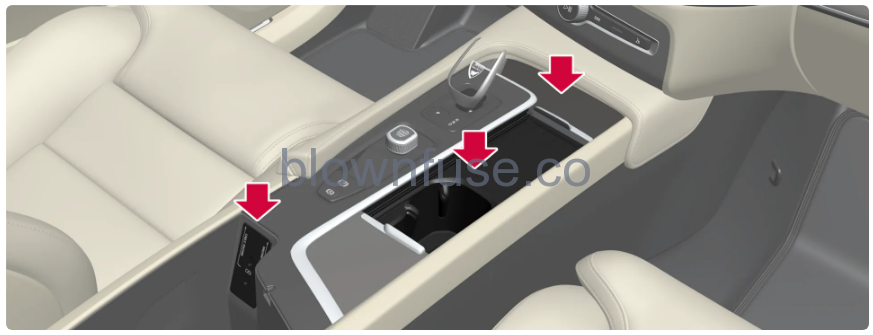 2023-Volvo-XC90-Storage-and-passenger-compartment-2