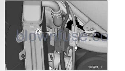 2022-Kawasaki-KX250-LOCATION-OF-DFI-SYSTEM-DIAGNOSTIC-CONNECTOR-FIG-1