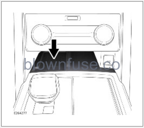 2023-Land-Rover-DISCOVERY-STORAGE-COMPARTMENTS-FIG-7