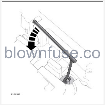 2023-Land-Rover-Discovery-Sports-WHEEL-CHANGING-FIG-4