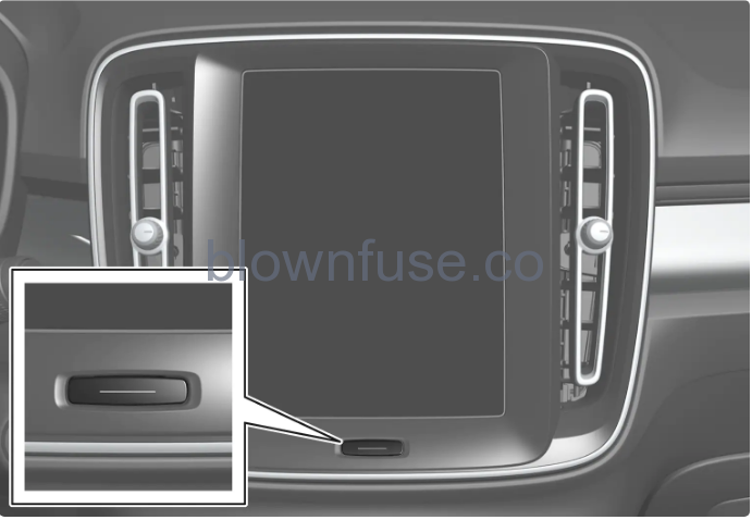 2023-Volvo-S90-S90-Recharge-Plug-In-Hybrid-Interior-cleaning-fiog-1