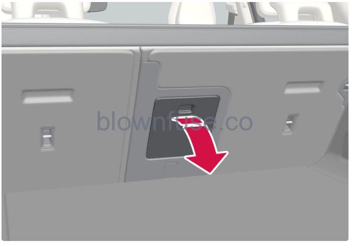 2023 Volvo V90 Rear seat (6)