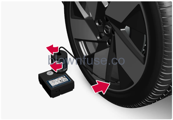 2023-Volvo-XC40-Emergency-puncture-repair-fig-3