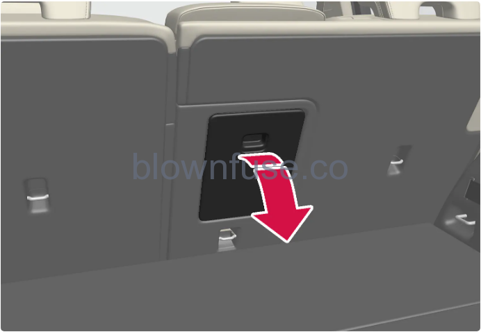 2023-Volvo-XC40-Rear-seat-fig-6