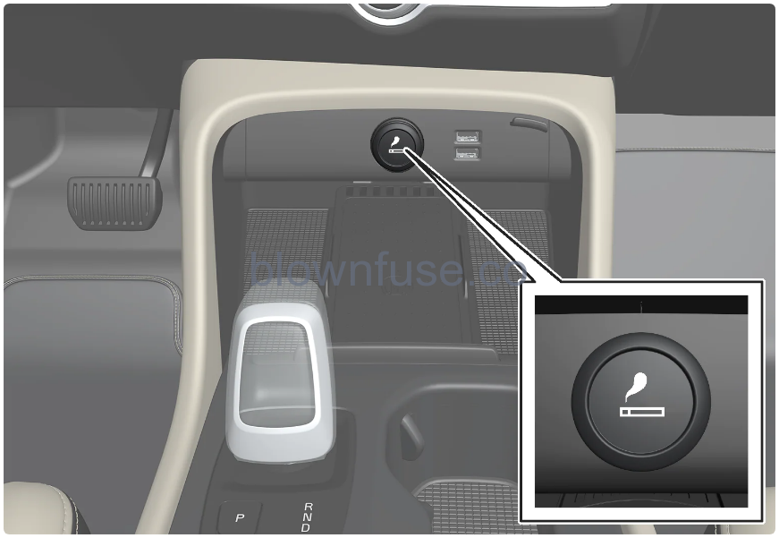 2023-Volvo-XC40-Storage-and-passenger-compartment-fig-5