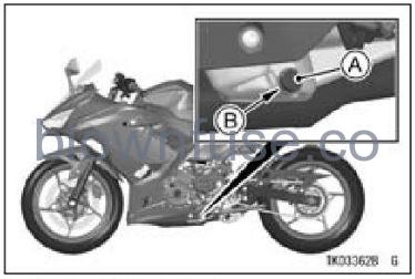 2022-Kawasaki-NINJA-400-MAINTENANCE-AND-ADJUSTMENT-fig (11)