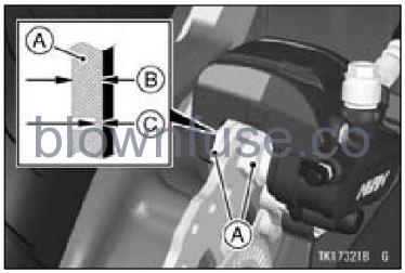 2022-Kawasaki-NINJA-400-MAINTENANCE-AND-ADJUSTMENT-fig (36)