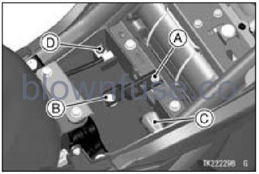 2022-Kawasaki-NINJA-400-MAINTENANCE-AND-ADJUSTMENT-fig (49)