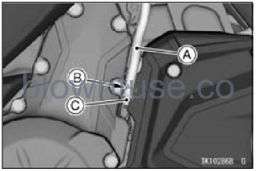 2022-Kawasaki-NINJA-650-ABS-MAINTENANCE-AND-ADJUSTMENT-Fig- (18)