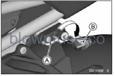 2022-Kawasaki-Z900-SE-general-information-fig- (115)