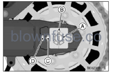 2022-Kawasaki-Z900-SE-maintainance-adjustment-fig (44)