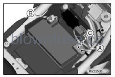 2022-Kawasaki-Z900-SE-maintainance-adjustment-fig (68)