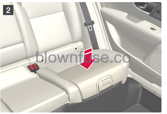 2022-Volvo-S90-Integrated-child-seat-fig- (7)