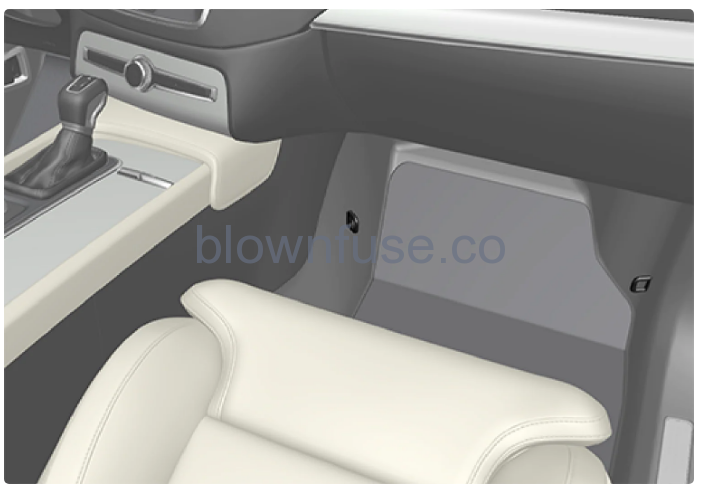 2022-Volvo-V60-Mounting-points-for-child-seats-fig-1