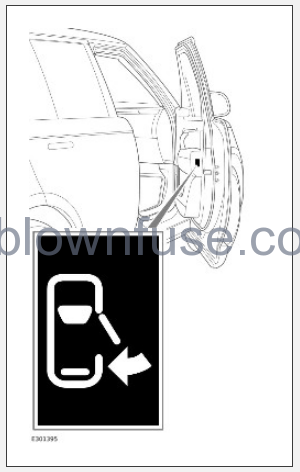 2023-Land-Rover-NEW-RANGE-ROVER-Power-Doors-FIG-3