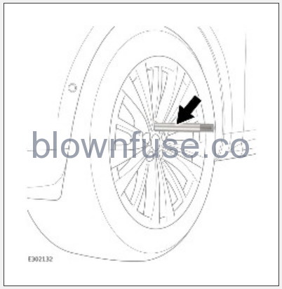 2023-Land-Rover-New-Range-Rover-Sport-Wheel-Changing-FIG-11