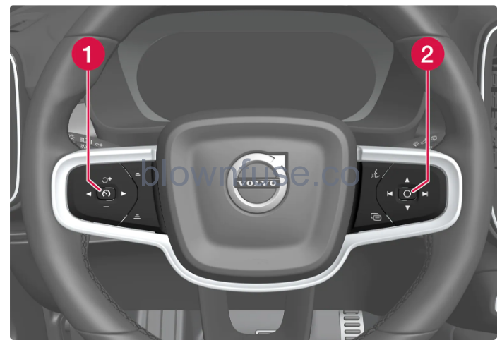 2023-Volvo-XC40-Recharge-Plug-in-Hybrid-Steering-wheel (2)