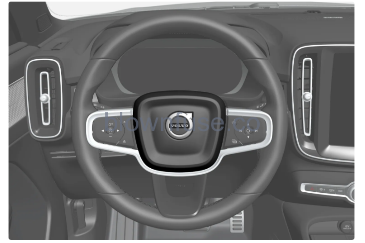 2023-Volvo-XC40-Recharge-Plug-in-Hybrid-Steering-wheel (3)