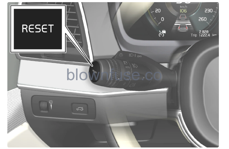2023 Volvo XC40 Recharge Plug-in Hybrid Trip computer fig 5