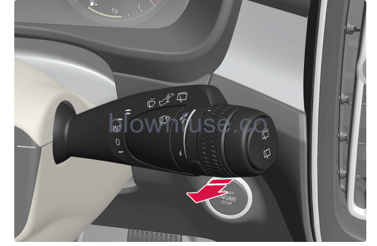 2023 Volvo XC40 Recharge Plug-in Hybrid Windscreen and rear window fig 7